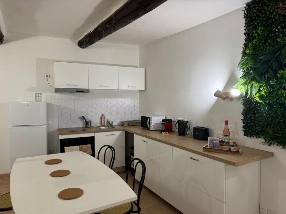 Appartement T2 Cosy Centre-Ville Pernes-les-Fontaines Exteriér fotografie
